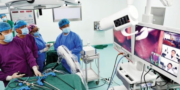 IoT trong phẫu thuật kết hợp với các thiết bị tự động, nâng cao độ chính xác và tối ưu hóa quy trình điều trị cho bệnh nhân